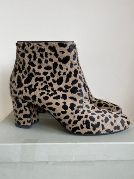 Hobbs leopard sale print boots