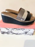 MODA IN PELLE BLACK,SILVER & BRONZE STRIPED LEATHER PLATFORM WEDGE MULES SIZE 5/38