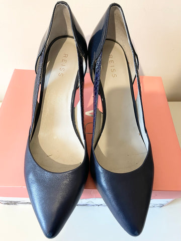 REISS NAVY BLUE PATENT & LEATHER CUT OUT SIDE HEELS SIZE 7/40