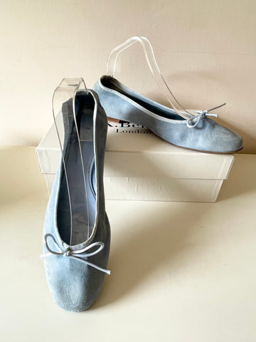 LK BENNETT LIGHT BLUE SUEDE BALLET PUMPS SIZE 7/41