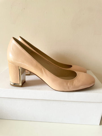 LK BENNETT LIGHT PEACH PEARL PATENT LEATHER BLOCK HEEL COURT SHOES SIZE 7/40