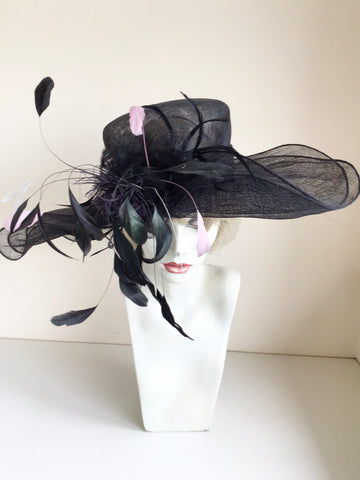 SUZANNE BETTLEY BLACK &  PINK FEATHER TRIMMED WIDE SHAPED DOUBLE BRIM FORMAL HAT ONE SIZE