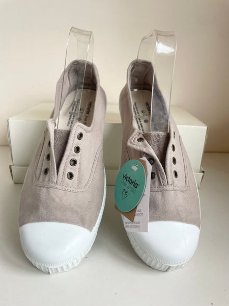 BRAND NEW VICTORIA BEIGE CANVAS SLIP ON PLIMSOLS SIZE 7/40