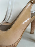 STUART WEITZMAN FOR RUSSELL & BROMLEY CAMEL PATENT LEATHER PEEPTOE SLINGBACK HEEL SANDALS SIZE 7/40