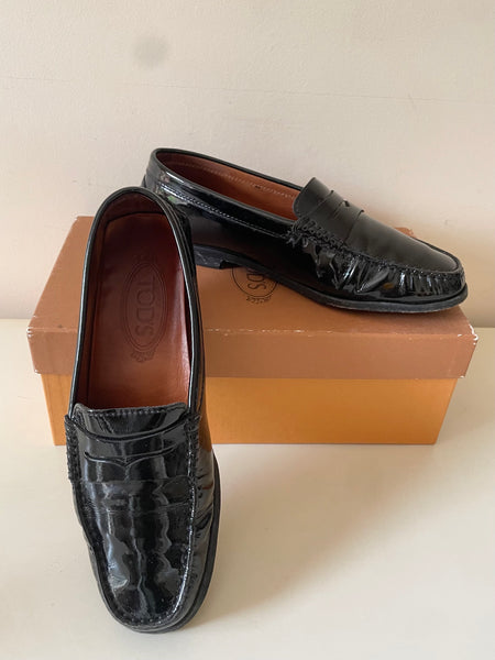 TODS PELLAME BLACK PATENT LEATHER LOAFERS SIZE 4/37