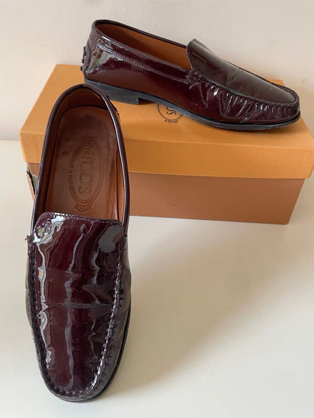 TODS PELLAME BURGUNDY PATENT LEATHER LOAFERS SIZE 4/37