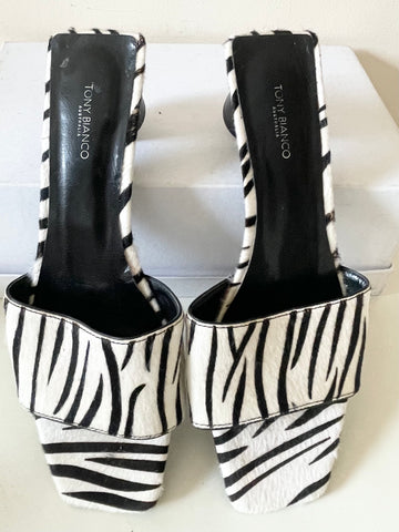 TONY BIANCO AUSTRALIA BLACK & WHITE ZEBRA PRINT OPEN TOE HEELED MULES SIZE 6/39