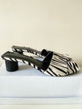 TONY BIANCO AUSTRALIA BLACK & WHITE ZEBRA PRINT OPEN TOE HEELED MULES SIZE 6/39