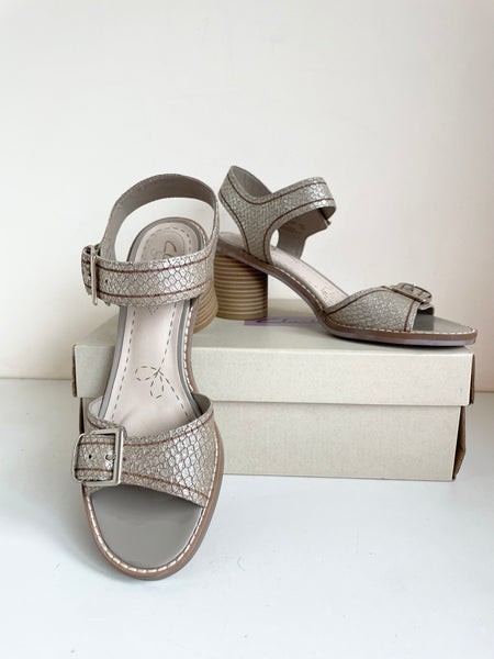 BRAND NEW CLARKS GLACIER COOL METALLIC LEATHER HEEL SANDALS SIZE 4.5/37.5