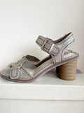 BRAND NEW CLARKS GLACIER COOL METALLIC LEATHER HEEL SANDALS SIZE 4.5/37.5