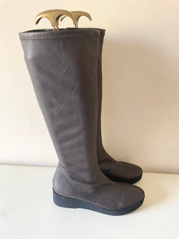 BRAND NEW TONI PONS DARK BROWN LEATHER SLIM LEG KNEE LENGTH WEDGE HEEL BOOTS SIZE 6/39