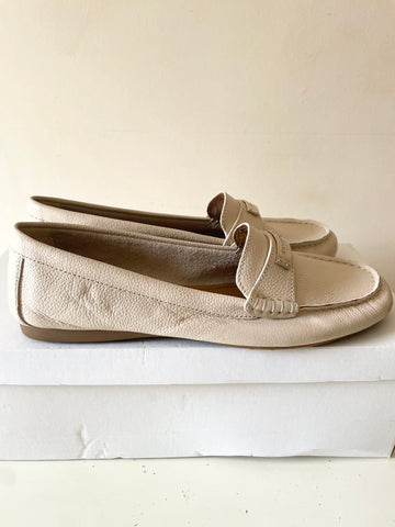 COACH FREDRIKA CREAM LEATHER LOAFER FLATS  SIZE 6.5/7 EU 39.5