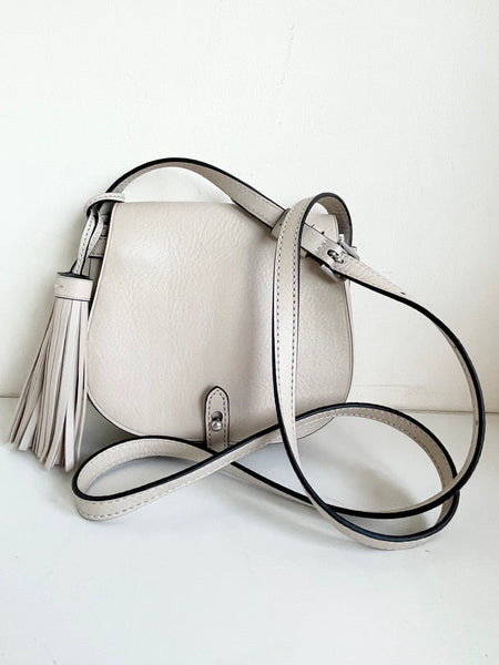 BRAND NEW RALPH LAUREN POLO CREAM LEATHER CROSS BODY BAG WITH TASSEL TRIMS