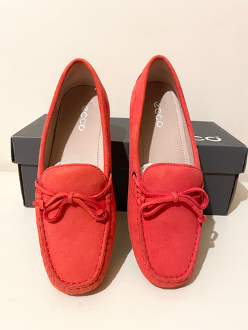 BRAND NEW ECCO DIVINE HIBISCUS ( CORAL) GOAT SUEDE FLAT MOCCASIN LOAFERS SIZE 5-5.5 /38