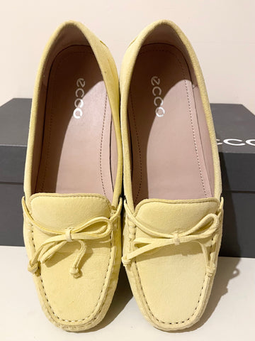 ECCO DIVINE SHERBET ( LEMON) GOAT SUEDE FLAT MOCCASIN LOAFERS SIZE 5-5.5 /38