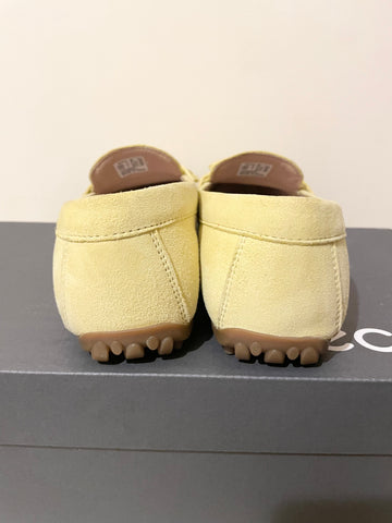 ECCO DIVINE SHERBET ( LEMON) GOAT SUEDE FLAT MOCCASIN LOAFERS SIZE 5-5.5 /38