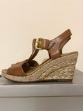 BRAND NEW WITH SLIGHT DEFECTS GABOR TAN KAREN LEATHER WEDGE HEEL SANDALS  SIZE 5/38