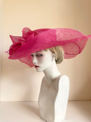 SUZANNE BETTLEY CANDY PINK FEATHER TRIMMED WIDE SHAPED BRIM FORMAL HAT ONE SIZE