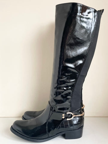 BRAND NEW MODA IN PELLE BLACK FAUX PATENT FLEXIBLE LEG FITTING KNEE LENGTH BOOTS  SIZE 6/39