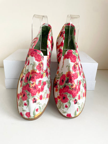 BRAND NEW BLOWFISH RED POPPY PRINT FABRIC FLATS SIZE 6/39