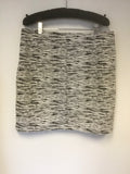 OUI BLACK & IVORY PRINT A LINE MINI SKIRT SIZE 14