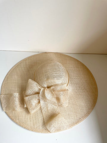 UNBRANDED NATURAL STRAW SAUCER WITH BOW TRIM HATINATOR