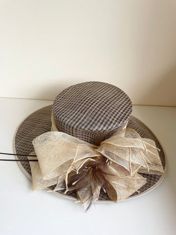 MARKS & SPENCER AUTOGRAPH NEUTRAL BROWN & CREAM BOW & FEATHER TRIM FORMAL HAT