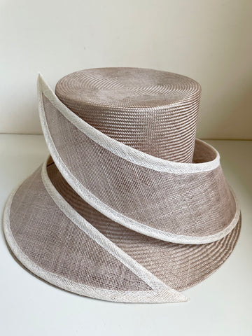 EXCLUSIVELY FOR SACS BEIGE & CREAM TRIM FORMAL HAT ONE SIZE