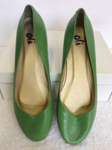 OLI GREEN LEATHER FLAT PUMPS SIZE 8/42