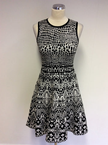 KAREN MILLEN BLACK & WHITE PRINT KNIT DRESS SIZE 2 UK 10/12 - Whispers Dress Agency - Sold - 2