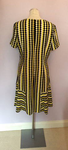 MUSE YELLOW,BLACK & WHITE PRINT DRESS SIZE 18 - Whispers Dress Agency - Sold - 3