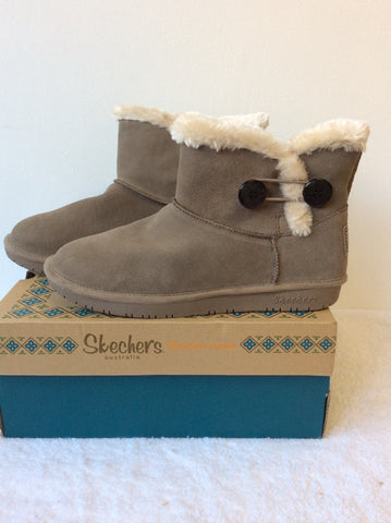 BRAND NEW SKETCHERS SHELBYS OTTAWA TAUPE SUEDE ANKLE BOOTS SIZE 6/39 - Whispers Dress Agency - Sold - 1